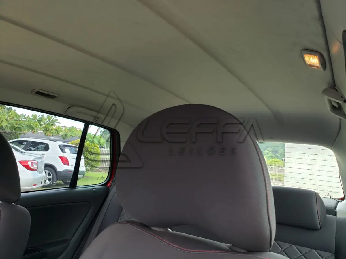 LOTE 001 - VEÍCULO VW/NOVO FOX HL MD, PLACAS IXD-5117, VERMELHO, ANO E MODELO 2016, ÚNICO DONO