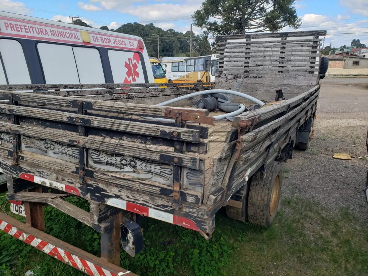 LOTE 001 - CAMINHÃO FORD/CARGO, 712, PLACAS IQG-9667, diesel, prata, ano 2009,  modelo 2010