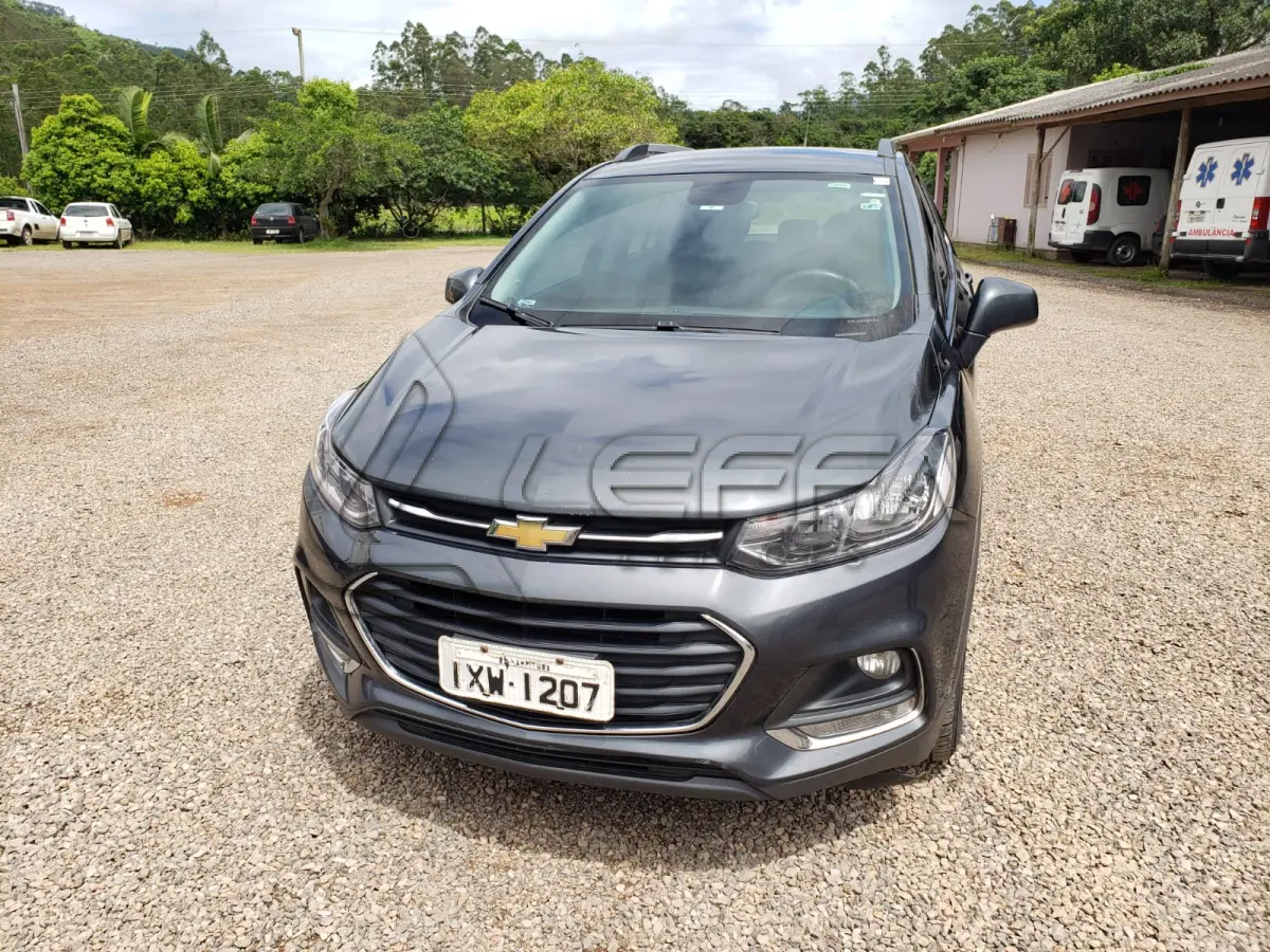 LOTE 002 - VEÍCULO GM TRACKER LT MARCA CHEVROLET, a gasolina/álcool, ano e modelo 2017