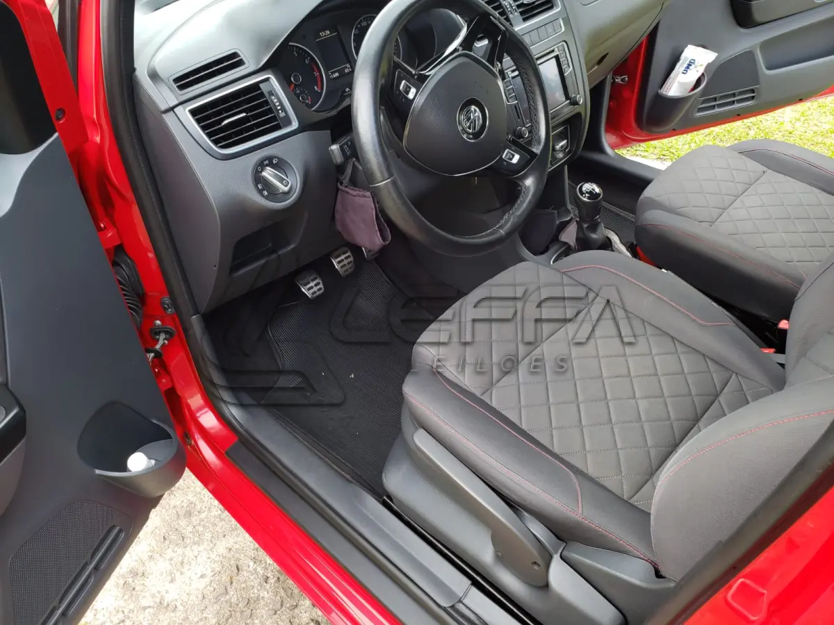 LOTE 001 - VEÍCULO VW/NOVO FOX HL MD, PLACAS IXD-5117, VERMELHO, ANO E MODELO 2016, ÚNICO DONO