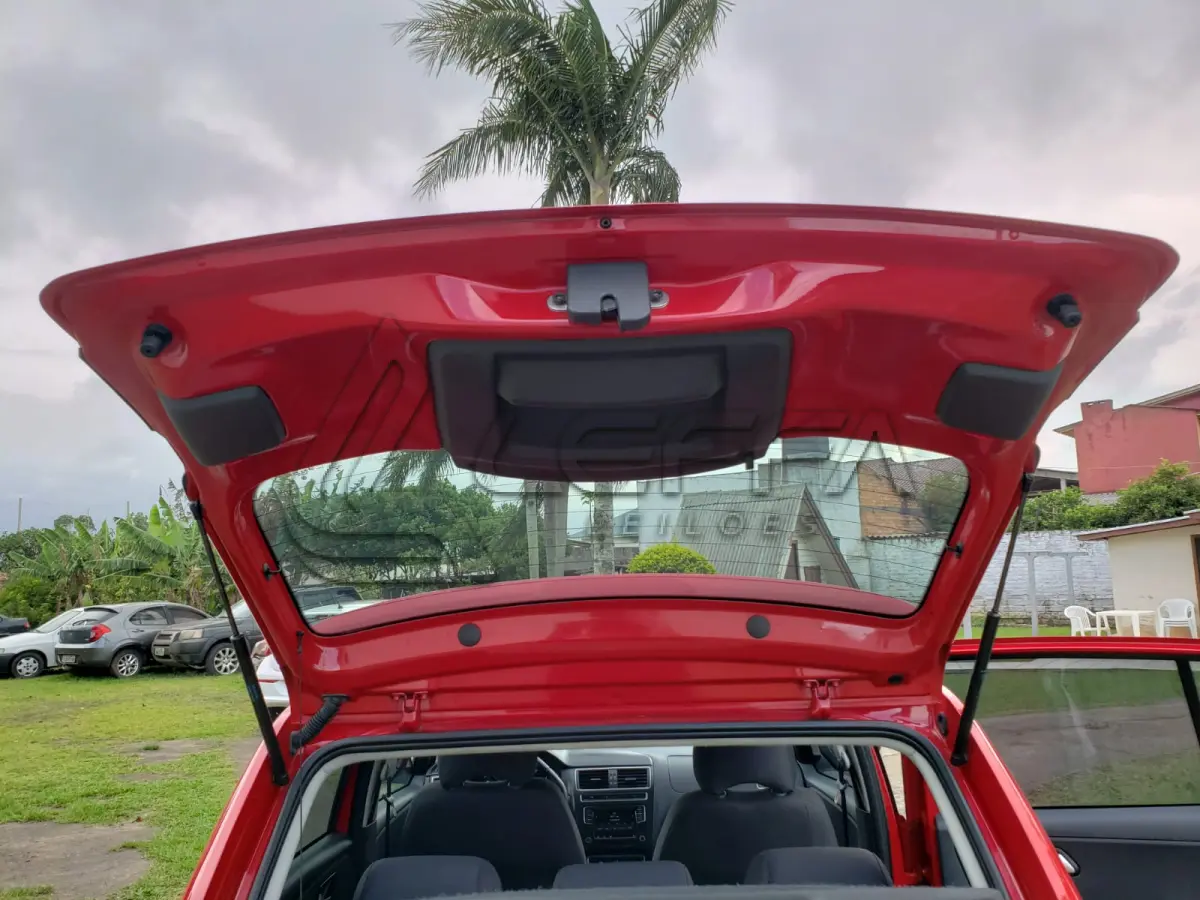 LOTE 001 - VEÍCULO VW/NOVO FOX HL MD, PLACAS IXD-5117, VERMELHO, ANO E MODELO 2016, ÚNICO DONO
