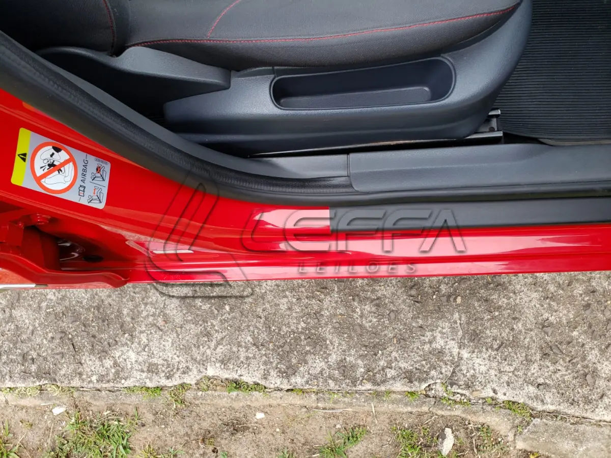 LOTE 001 - VEÍCULO VW/NOVO FOX HL MD, PLACAS IXD-5117, VERMELHO, ANO E MODELO 2016, ÚNICO DONO