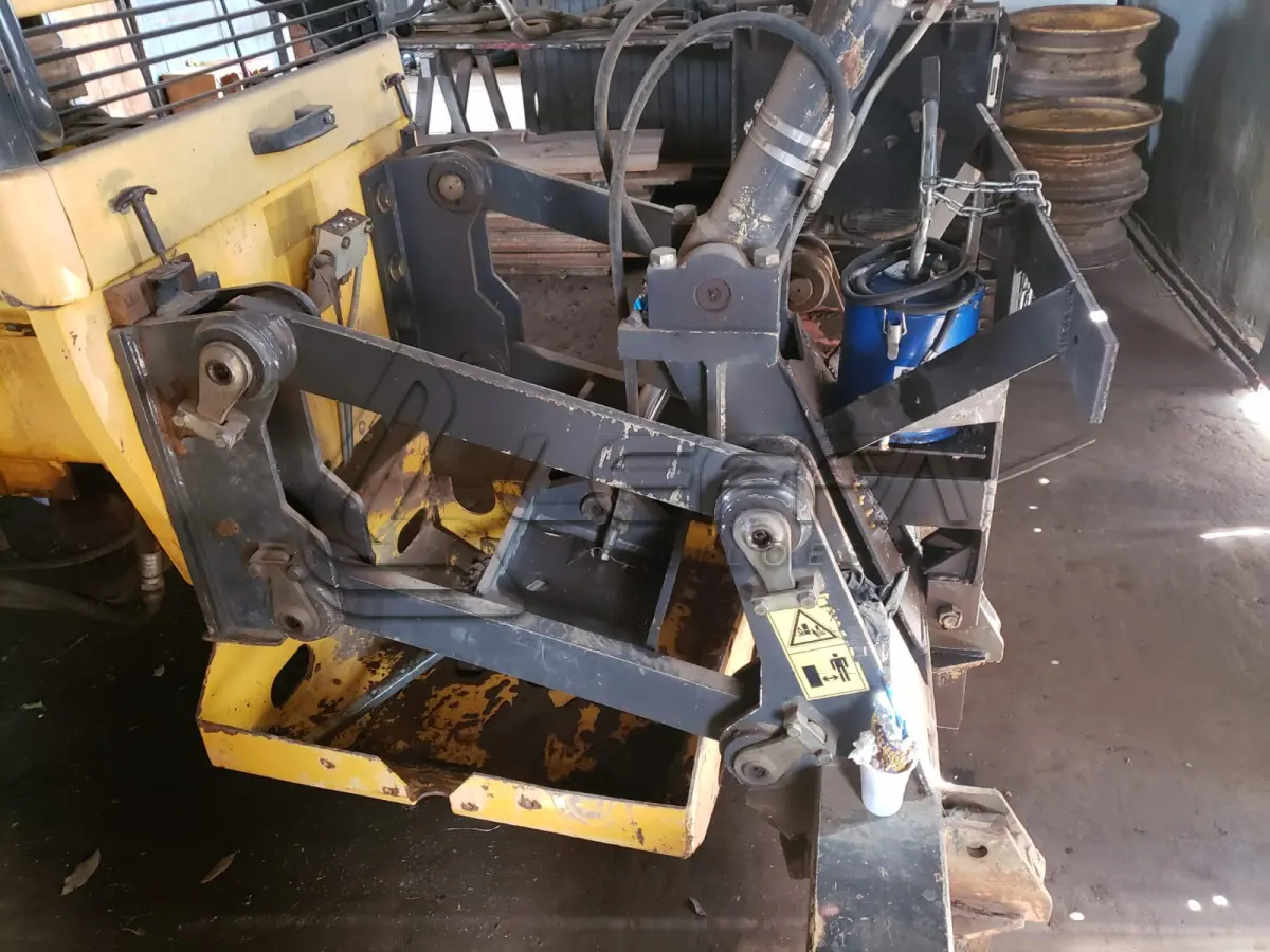 LOTE 008 - MOTONIVELADORA NEW HOLLAND, RG140B, diesel, ano e modelo 2009
