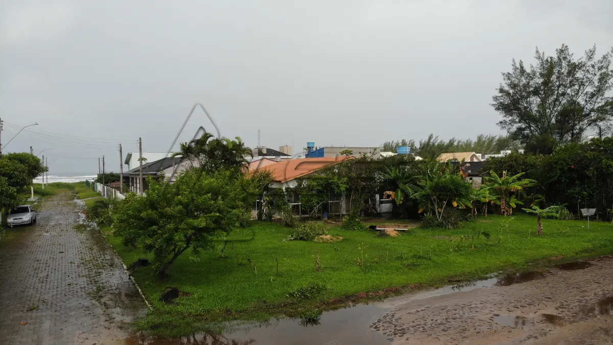 LOTE 001 - Terreno Urbano, Lote 20 Quadra 20, na Praia Real, em Torres/RS