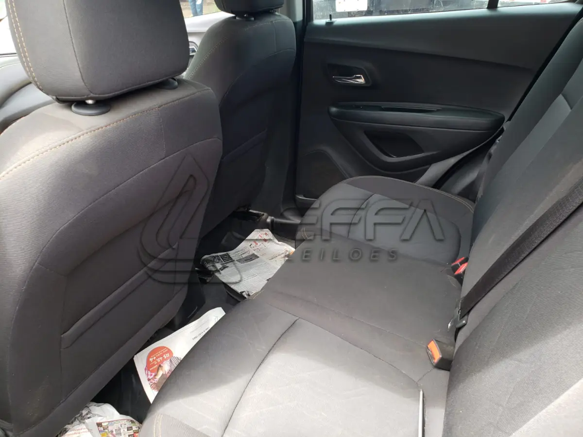 LOTE 002 - VEÍCULO GM TRACKER LT MARCA CHEVROLET, a gasolina/álcool, ano e modelo 2017
