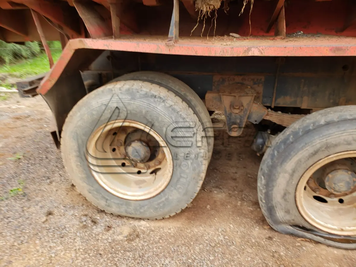 LOTE 002 - Caminhão Basculante, Mercedes Benz 1620, diesel, placas ILQ 7096, ano e modelo 2003, não está funcionando