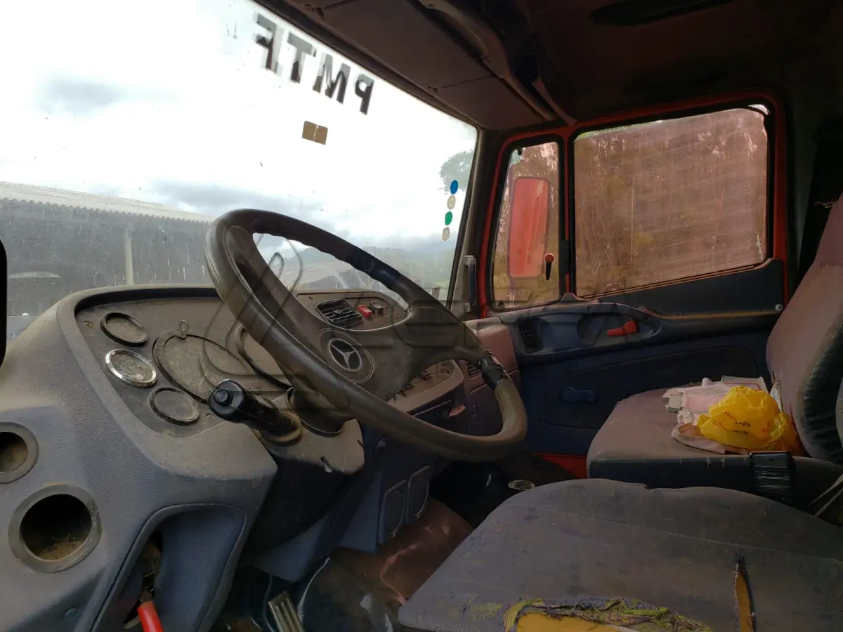 LOTE 002 - Caminhão Basculante, Mercedes Benz 1620, diesel, placas ILQ 7096, ano e modelo 2003, não está funcionando