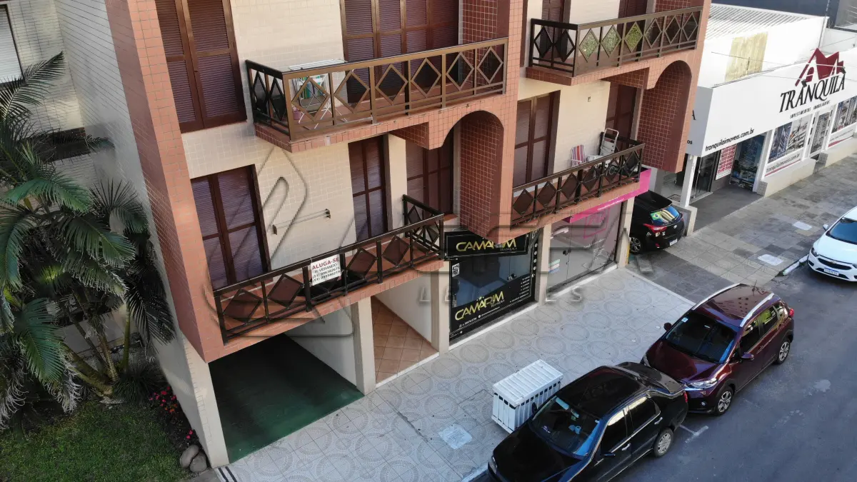 LOTE 001 - Apto 204 no Edifício Saveiro, no centro de Torres/RS