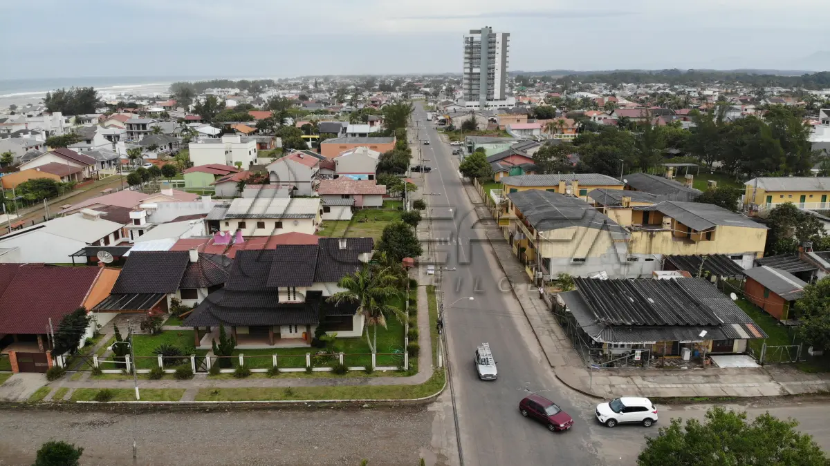 LOTE 001 - Dois Terrenos, Lote 01 e 02 da quadra C, com casa de alvenaria com dois pavimentos, na praia Verde Mar em Arroio do Sal/RS