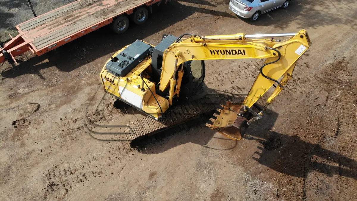 LOTE 003 - ESCAVADEIRA HYUNDAI, 140 LC7, DIESEL, ANO/MODELO 2011, 5.827 H
