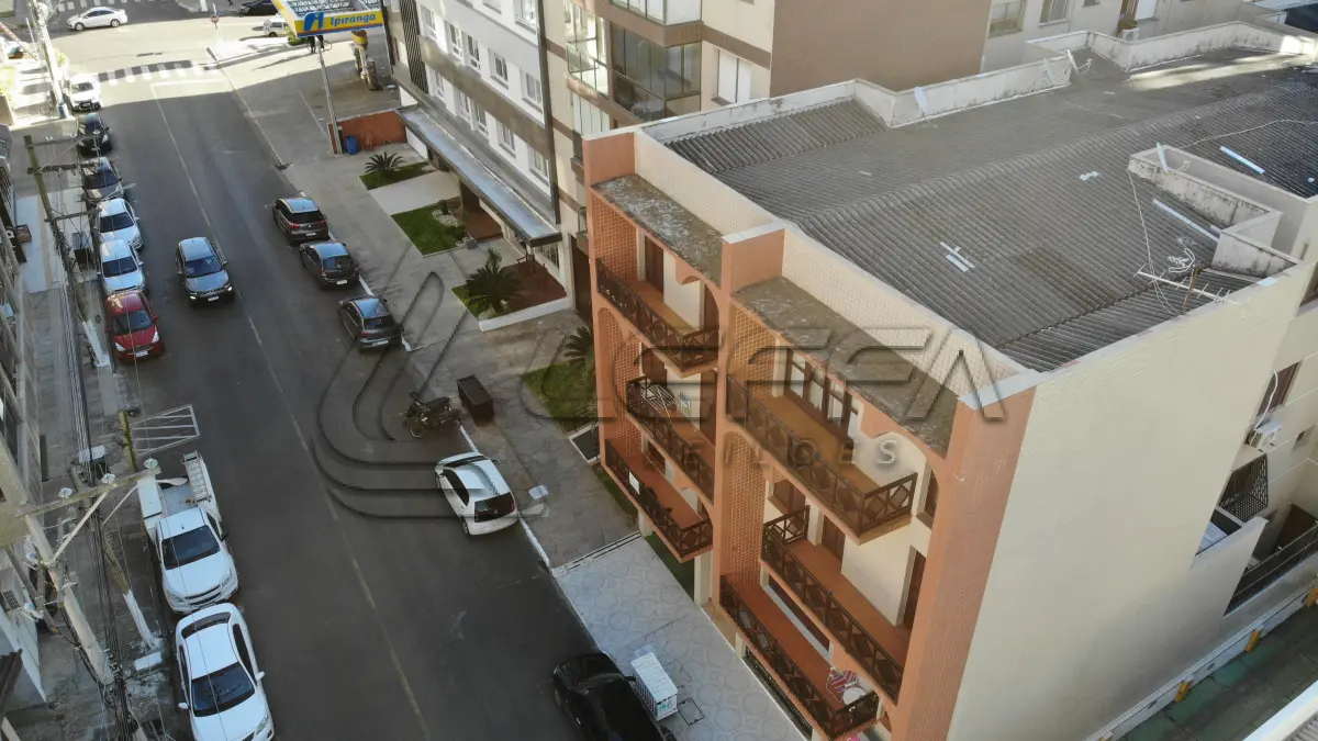 LOTE 001 - Apto 204 no Edifício Saveiro, no centro de Torres/RS