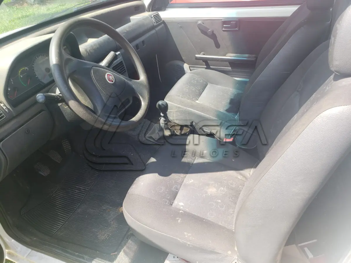 LOTE 001 - VEÍCULO FIAT UNO/MILLE, PLACAS IRC-7582, RENAVAM 233215964.
