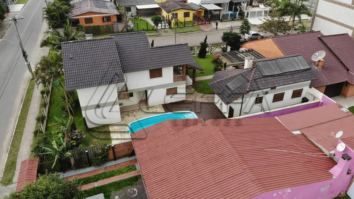 LOTE 001 - Dois Terrenos, Lote 01 e 02 da quadra C, com casa de alvenaria com dois pavimentos, na praia Verde Mar em Arroio do Sal/RS