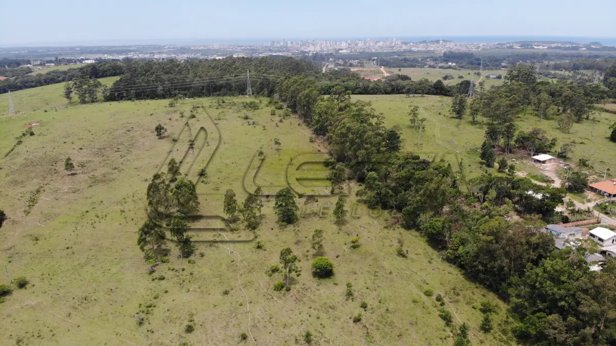 LOTE 001 - ÁREA DE 55.000M² (5,5 HÁ), COM FRENTE PARA BR 101, DISTANDO 1,5 KM DA RÓTULA DE ACESSO A CIDADE DE TORRES/RS