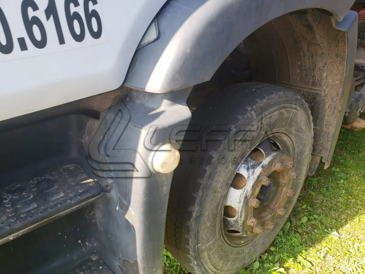 LOTE 002 - UM CAMINHÃO VW/26.280 CRM 6X4, PLACAS IVY-0076, ANO 2014, BRANCO, DIESEL
