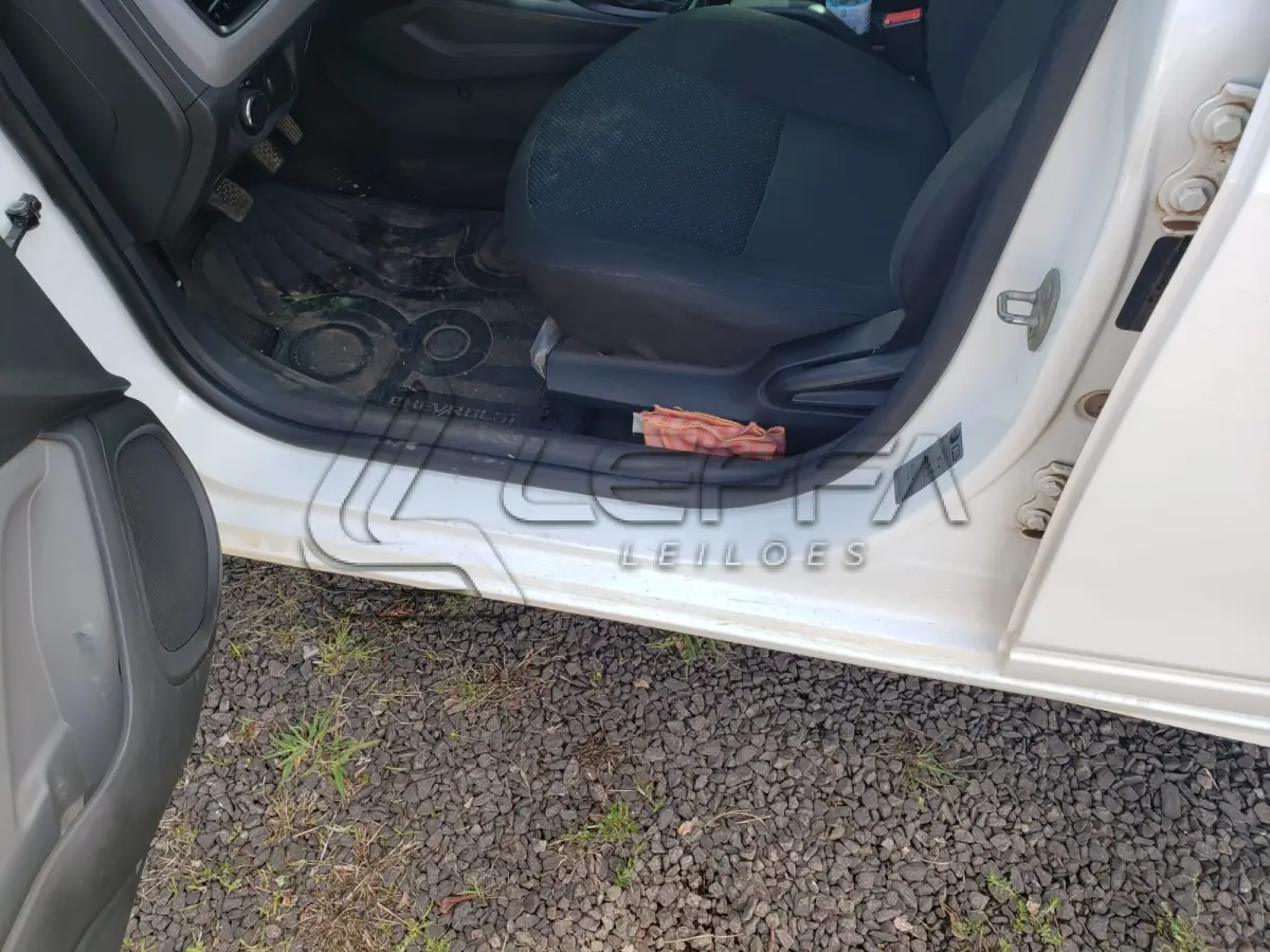 LOTE 005 - VEÍCULO CHEVROLET/ONIX, JOYE, PLACAS IXT-0096, ANO/MODELO 2017