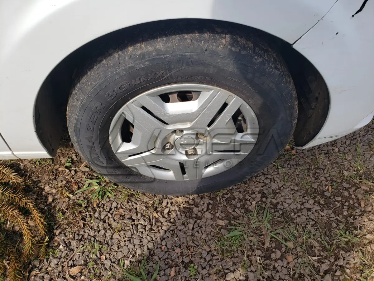 LOTE 005 - VEÍCULO CHEVROLET/ONIX, JOYE, PLACAS IXT-0096, ANO/MODELO 2017