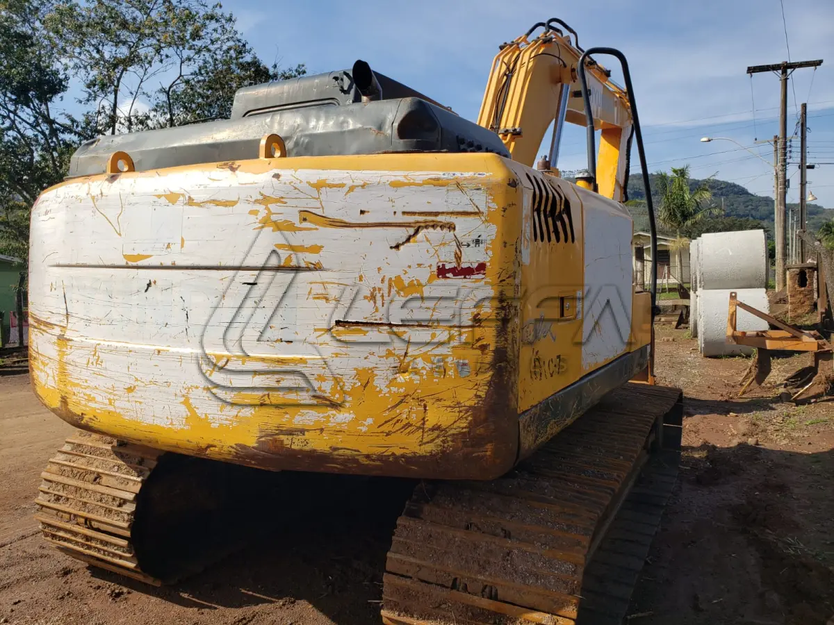 LOTE 003 - ESCAVADEIRA HYUNDAI, 140 LC7, DIESEL, ANO/MODELO 2011, 5.827 H