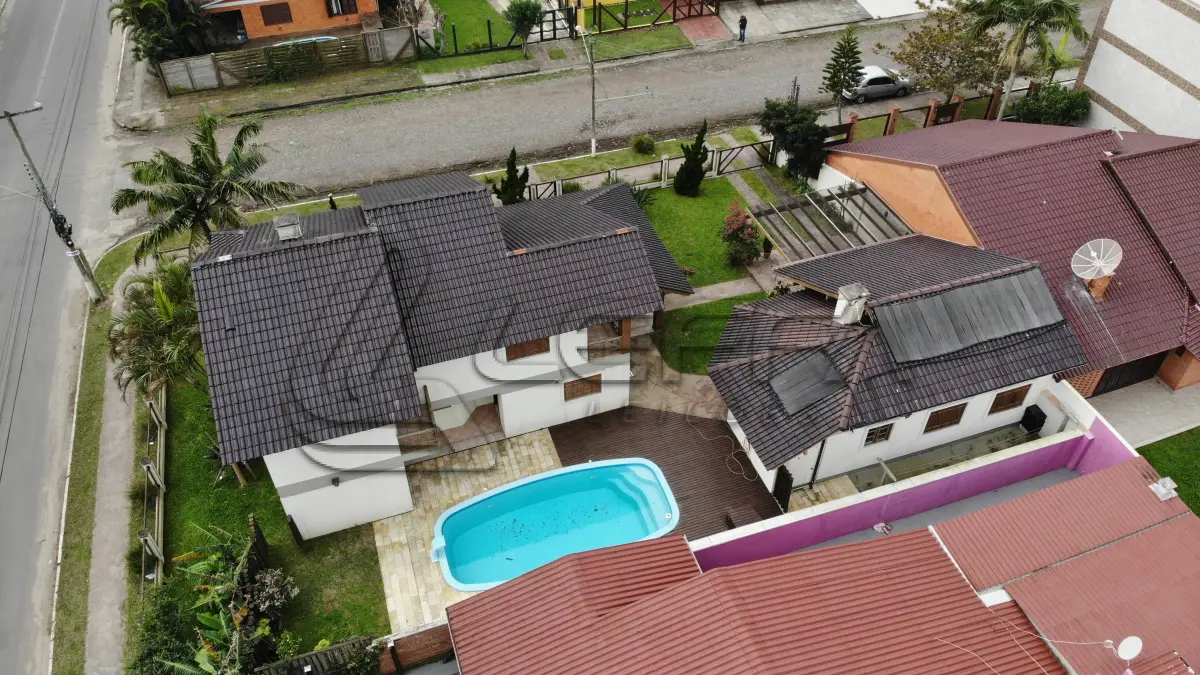 LOTE 001 - Dois Terrenos, Lote 01 e 02 da quadra C, com casa de alvenaria com dois pavimentos, na praia Verde Mar em Arroio do Sal/RS