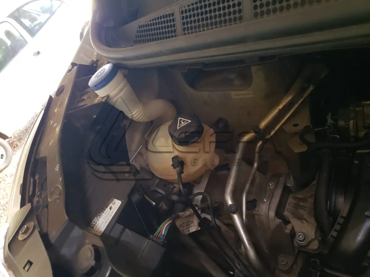 LOTE 001 - MICROONIBUS PEUGEOT, Expert Eurolaf, diesel, placas IZZ-6B74, ano 2019 e modelo 2020