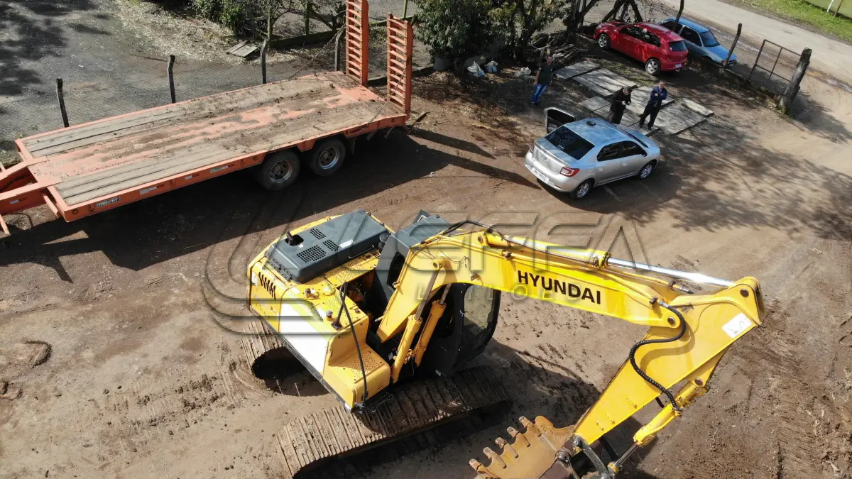 LOTE 003 - ESCAVADEIRA HYUNDAI, 140 LC7, DIESEL, ANO/MODELO 2011, 5.827 H