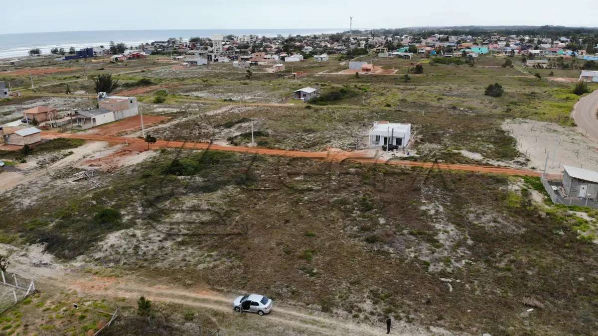 LOTE 002 - Terreno Urbano, Lote 13 Quadra 74, na Praia Real em Torres/RS