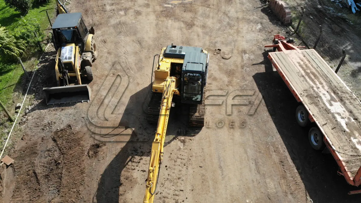LOTE 003 - ESCAVADEIRA HYUNDAI, 140 LC7, DIESEL, ANO/MODELO 2011, 5.827 H