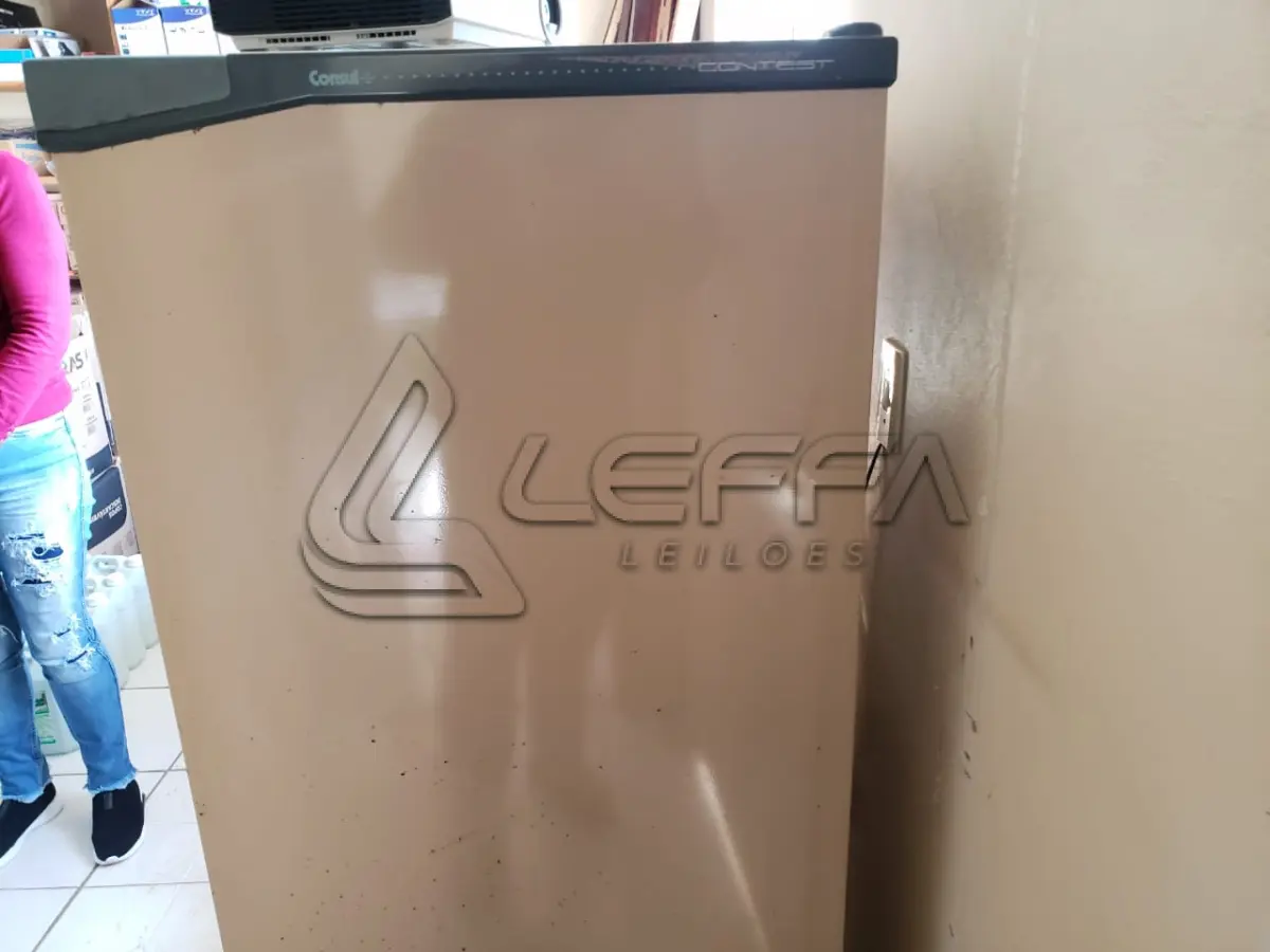 LOTE 002 - SUCATAS DE INFORMÁTICA, AR CONDICIONADO E GELADEIRA