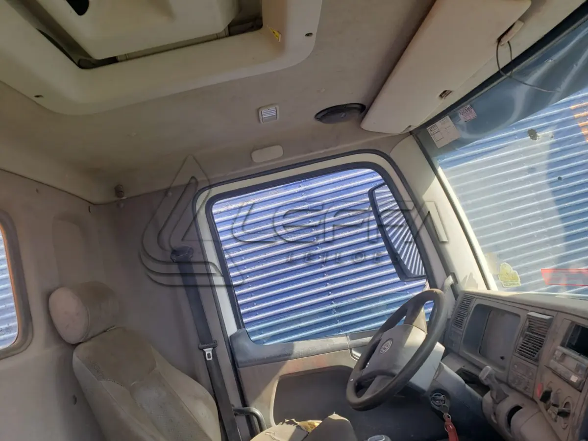 LOTE 001 - UM CAMINHÃO VW/26.280 CRM 6X4, PLACAS IVY-0096, ANO 2014, BRANCO, DIESEL