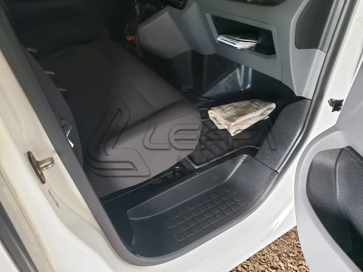 LOTE 001 - MICROONIBUS PEUGEOT, Expert Eurolaf, diesel, placas IZZ-6B74, ano 2019 e modelo 2020