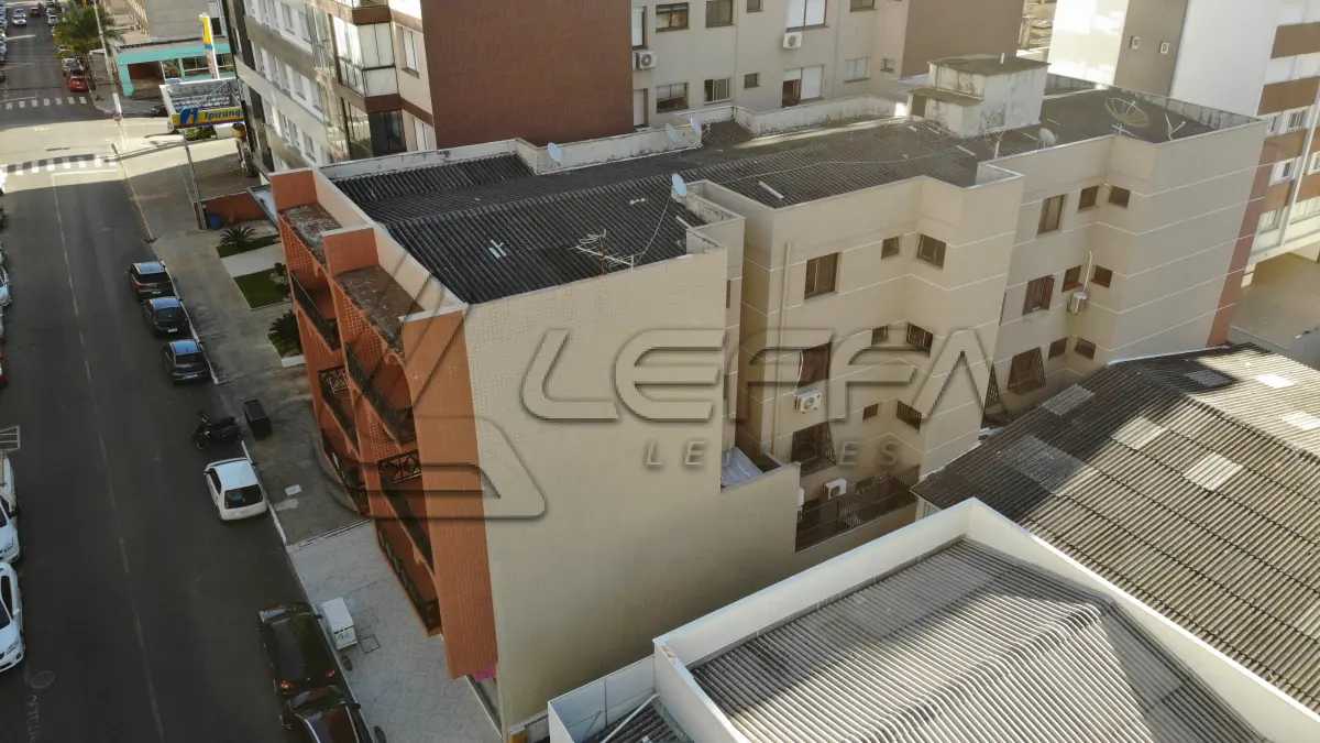 LOTE 001 - Apto 204 no Edifício Saveiro, no centro de Torres/RS