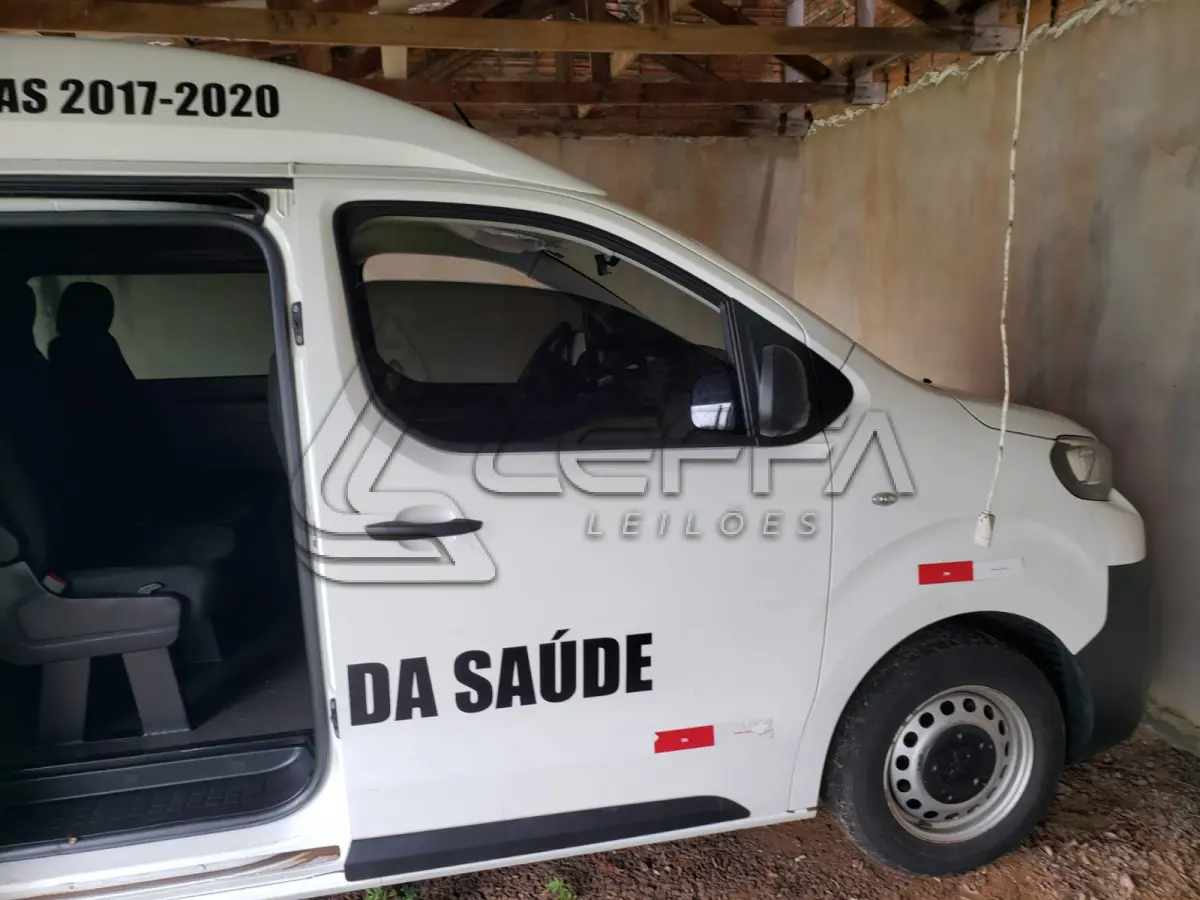 LOTE 001 - MICROONIBUS PEUGEOT, Expert Eurolaf, diesel, placas IZZ-6B74, ano 2019 e modelo 2020