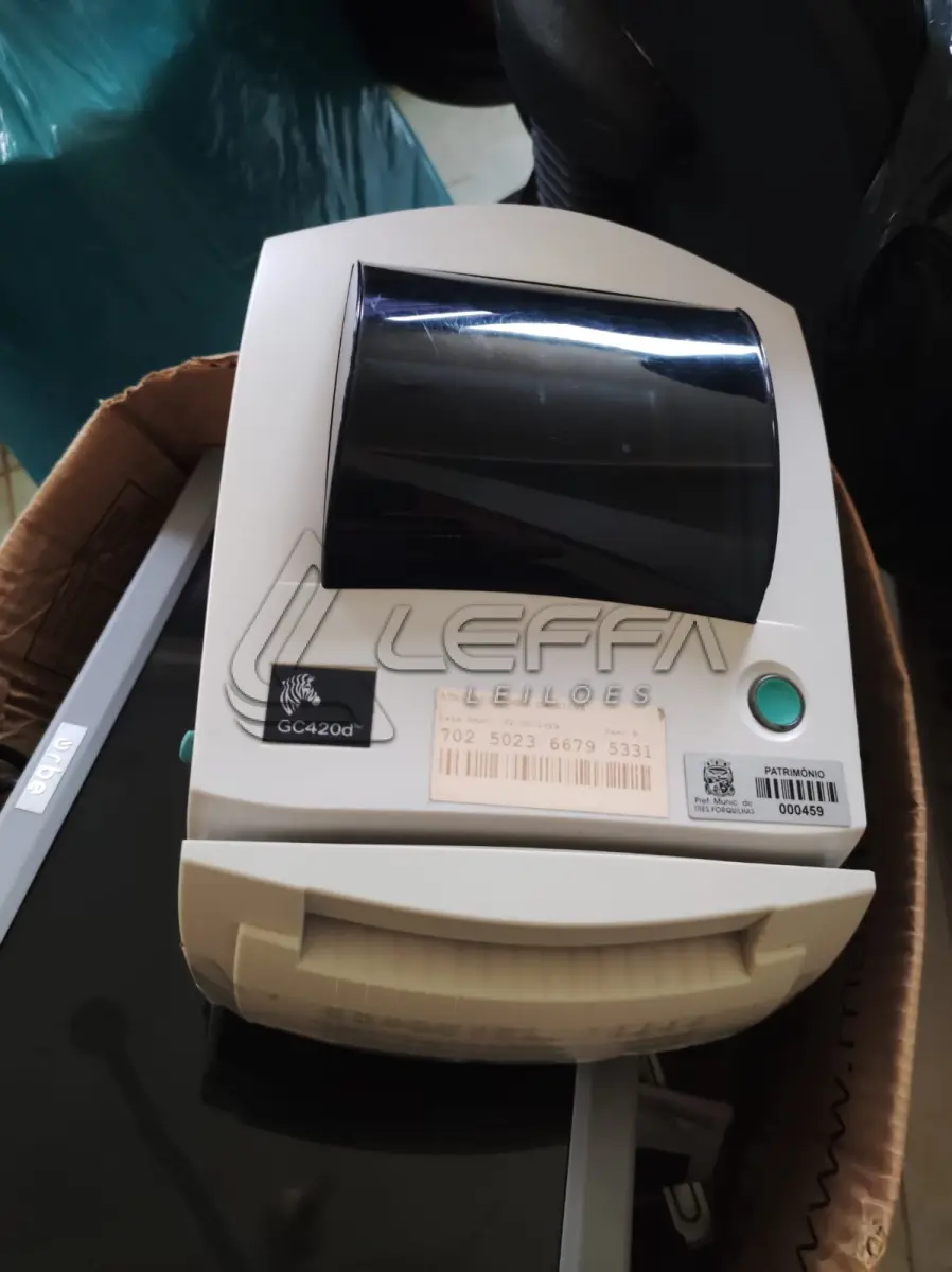 LOTE 003 - SUCATAS: INFORMÁTICA, TV, APARELHO DE SOM, IMPRESSORAS, LAVA JATO, TANQUINHO DE LAVAR ROUPA, UM CLIMATIZADOR DE AMBIENTES, RODAS DE FERRO PARA CAMINHÃO 1000X20