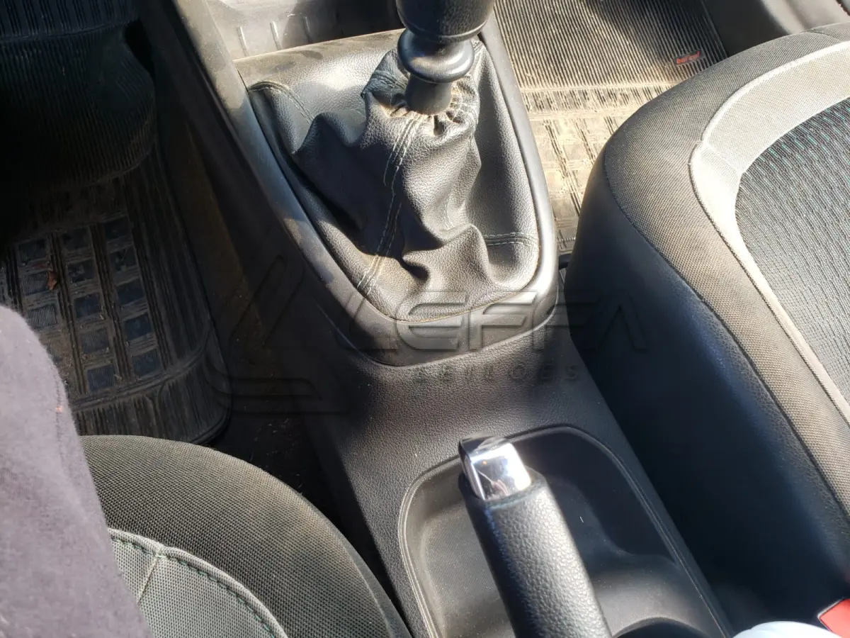 LOTE 006 - VEÍCULO CHEVROLET/ONIX, 1.0 MT IS, PLACAS IXF-8997, ANO/MODELO 2016