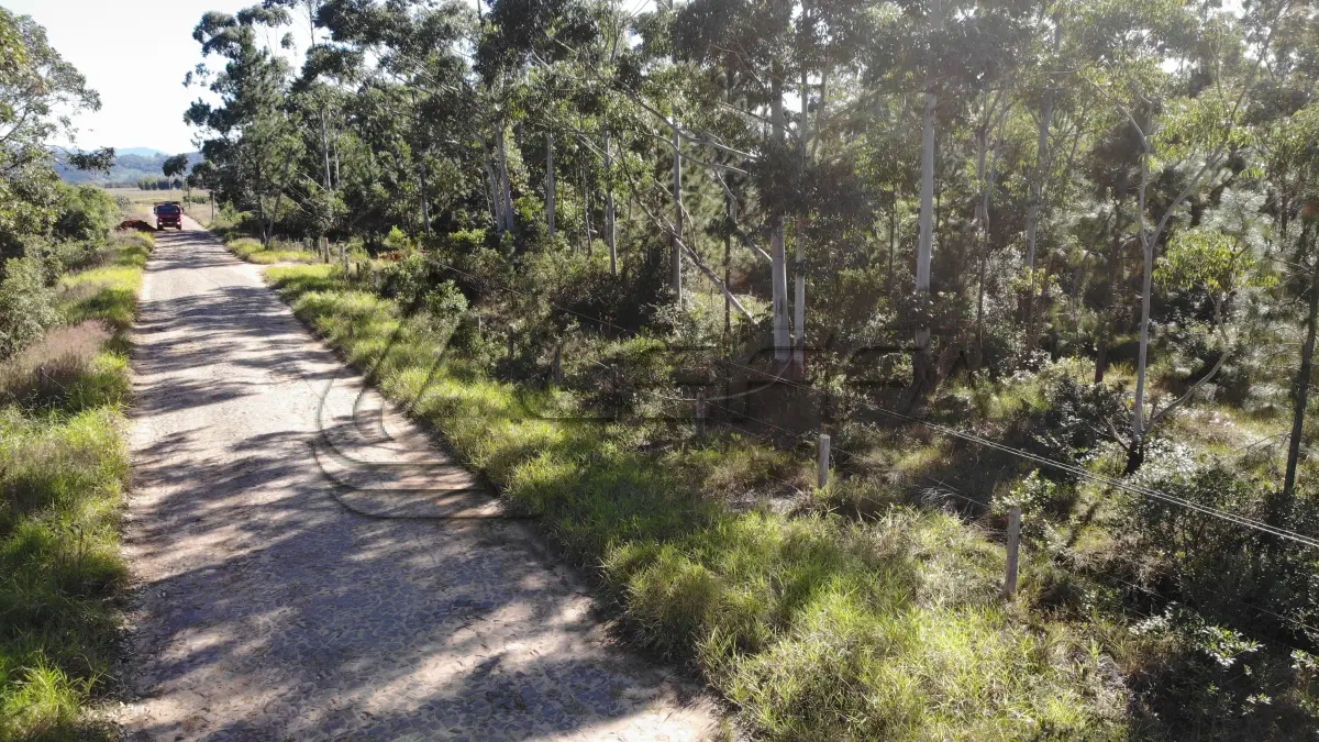 LOTE 004 - Terreno Urbano, lote 25 quadra 21, na Praia Tupynambá, em Torres/RS