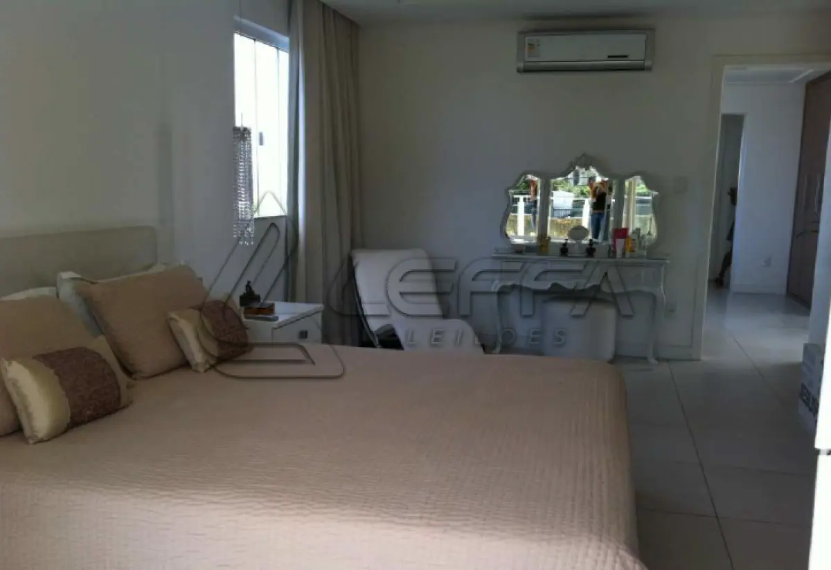 LOTE 001 - UMA CASA RESIDENCIAL, localizada na Rua Araújo Bastos, nº 126, Pitaçu, Salvador/Bahia