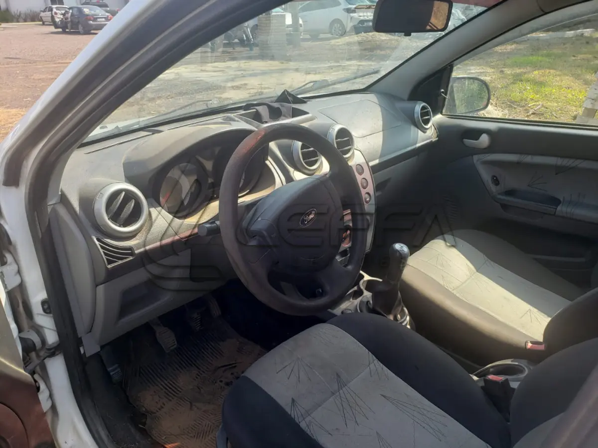 LOTE 001 - UM VEÍCULO FORD/FIESTA 1.6, FLEX, PLACA IQG-2145, ANO 2009, MODELO 2010