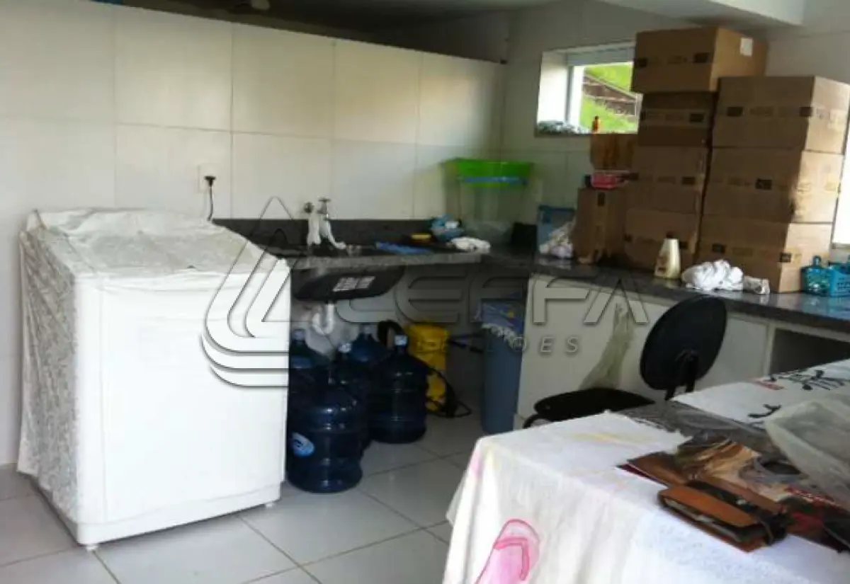 LOTE 001 - UMA CASA RESIDENCIAL, localizada na Rua Araújo Bastos, nº 126, Pitaçu, Salvador/Bahia