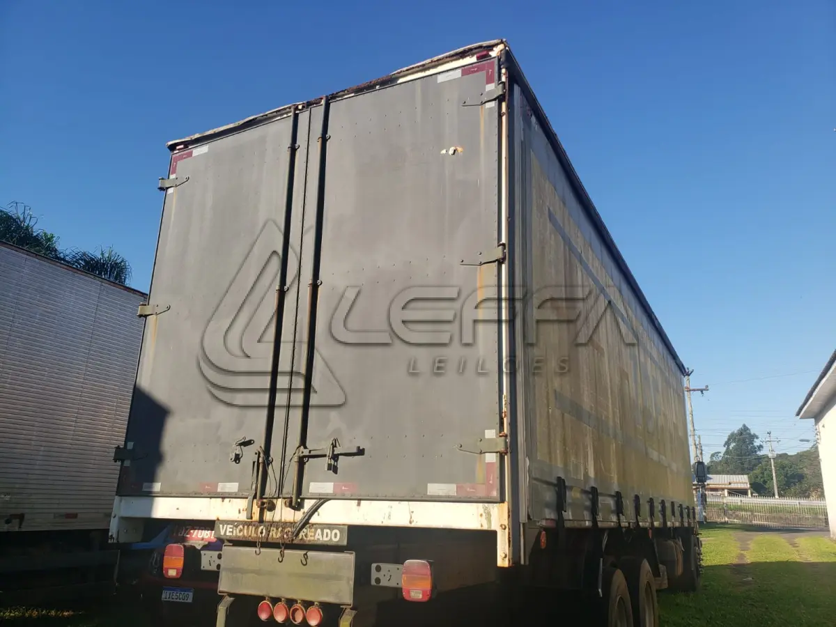 LOTE 002 - UM CAMINHÃO FORD/CARGO 2428E, PLACAS IOZ-7081, ANO 2008, MODELO 2009, CMT, 35,00 TONELADAS, COM CARROCERIA 9M