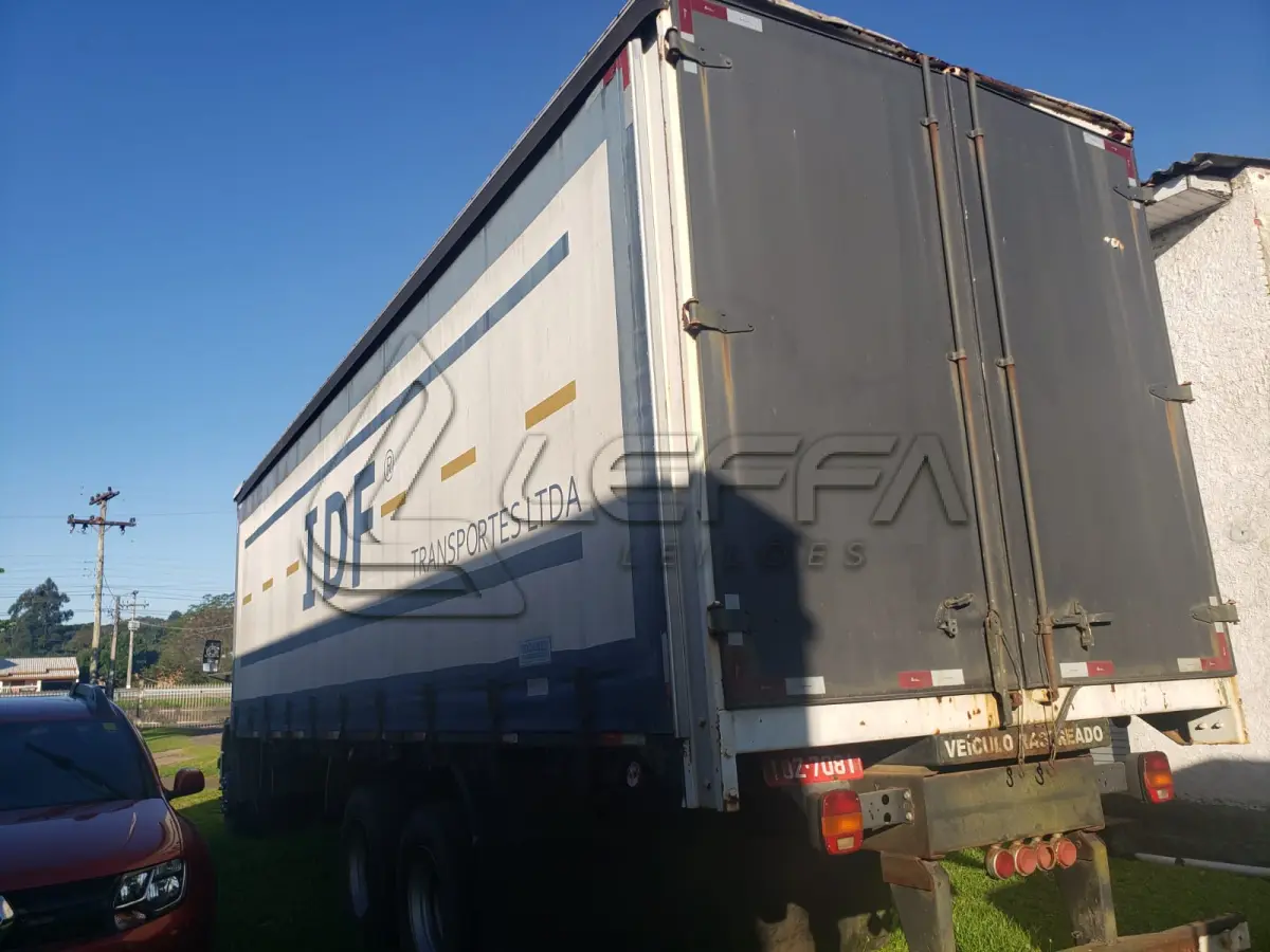 LOTE 002 - UM CAMINHÃO FORD/CARGO 2428E, PLACAS IOZ-7081, ANO 2008, MODELO 2009, CMT, 35,00 TONELADAS, COM CARROCERIA 9M