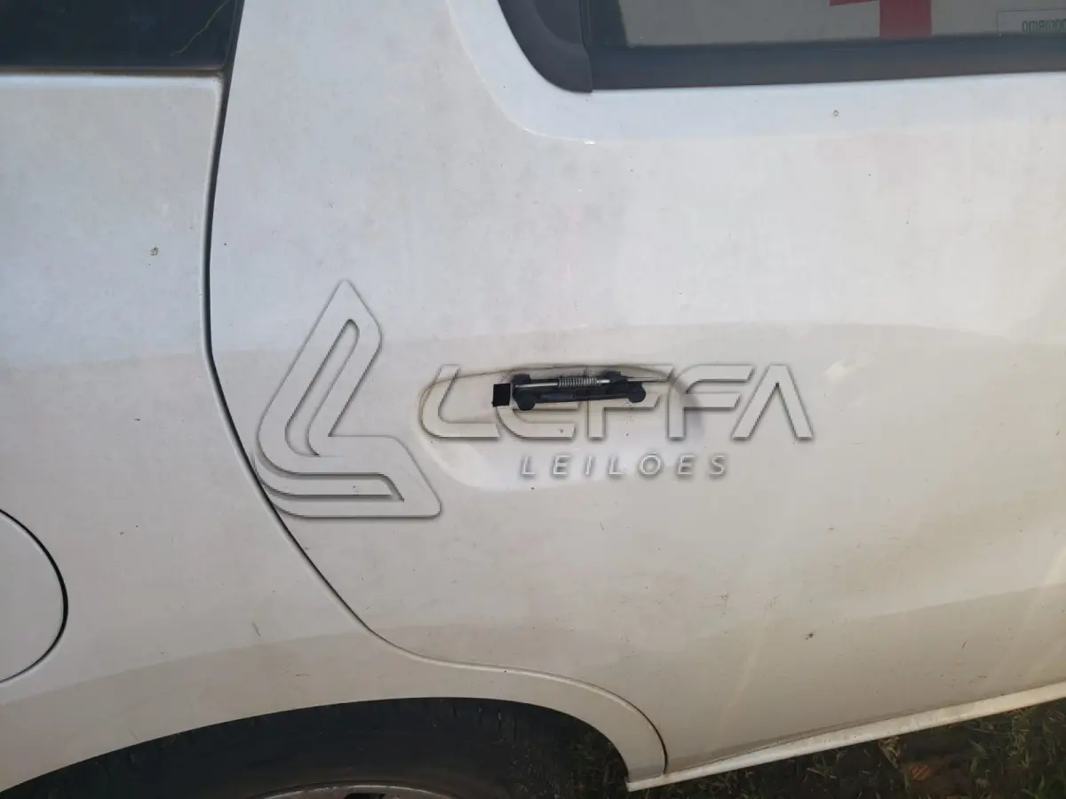 LOTE 002 - UM VEÍCULO GM/SPIN 1.8 LTZ, PLACA IVS-2894, ANO 2014, MODELO 2015, COM APROX 415.000 KM