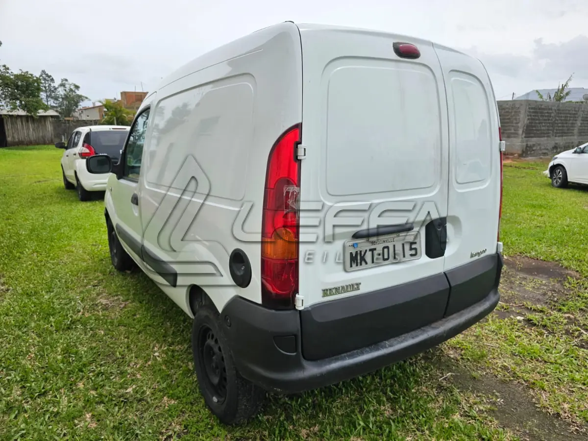 LOTE 001 - Um veículo caminhonete RENAULT KGOO EXPRESS16 (Importado) , cor branca, a álcool/gasolina, ano de fabricação e modelo2013/2014, placa MKT0115