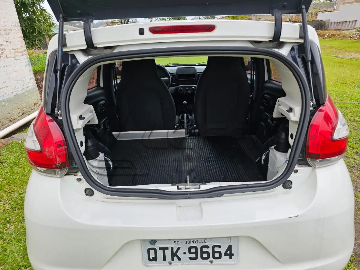 LOTE 002 - Um veículo automóvel FIAT/MOBI LIKE (Nacional) , corbranca, a álcool/gasolina, ano de fabricação e modelo 2019/2020, placa QTK9664