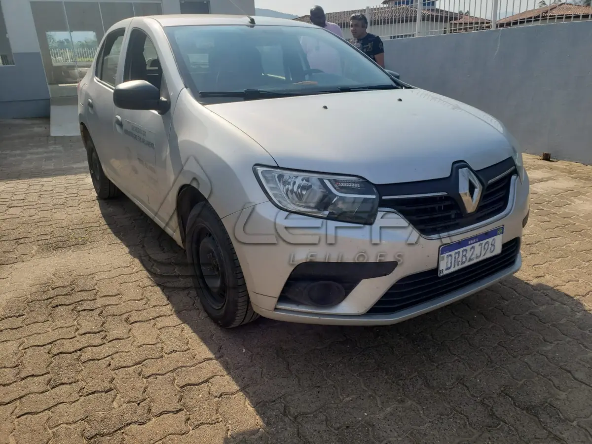 LOTE 006 - UM VEÍCULO RENAULT LOGAN LIFE 10MT, PLACA DRB-2J98, ANO 2019, MODELO 2020, COM APROX 140.000 KM