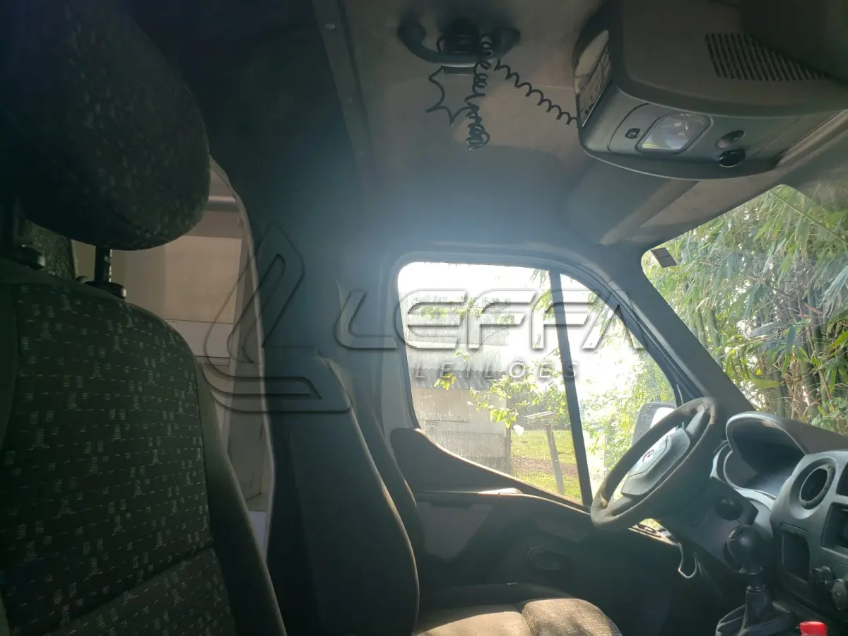 LOTE 005 - AMBULÂNCIA RENAULT/CHAPECO MASTERAMB, PLACA IWI-7946, ANO 2014, MODELO 2015
