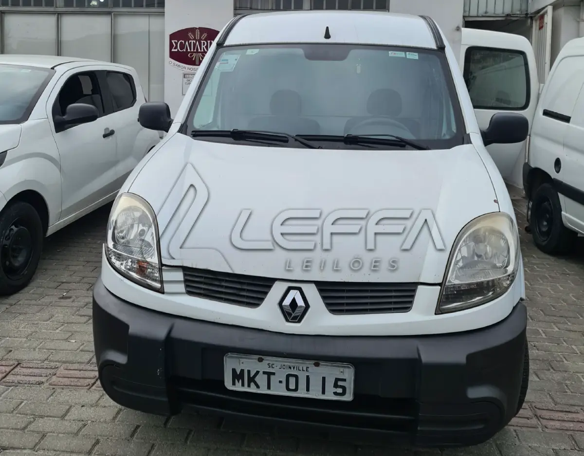 LOTE 001 - Um veículo caminhonete RENAULT KGOO EXPRESS16 (Importado) , cor branca, a álcool/gasolina, ano de fabricação e modelo2013/2014, placa MKT0115