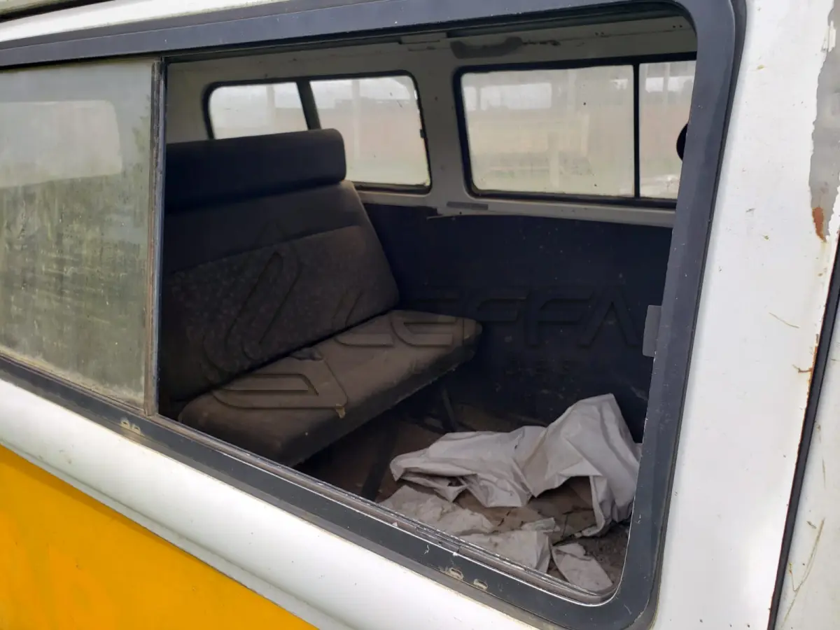 LOTE 014 - UM VEÍCULO VW/KOMBI, PLACAS INC-9250, ANO 2006, MODELO 2006