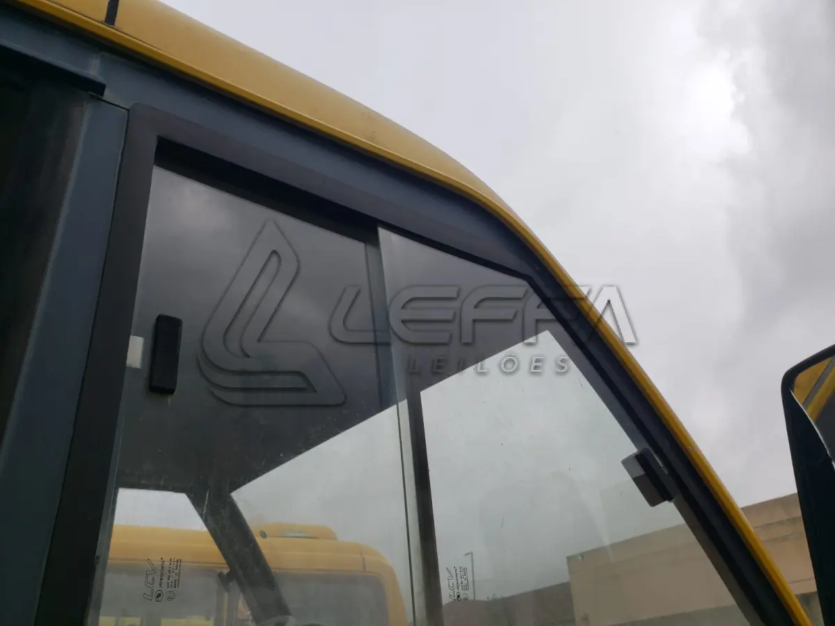 LOTE 011 - UM ÔNIBUS MARCOPOLO/VOLARE V8L ESC, DIESEL, PLACAS IPJ-2148, ANO 2008, MODELO 2009