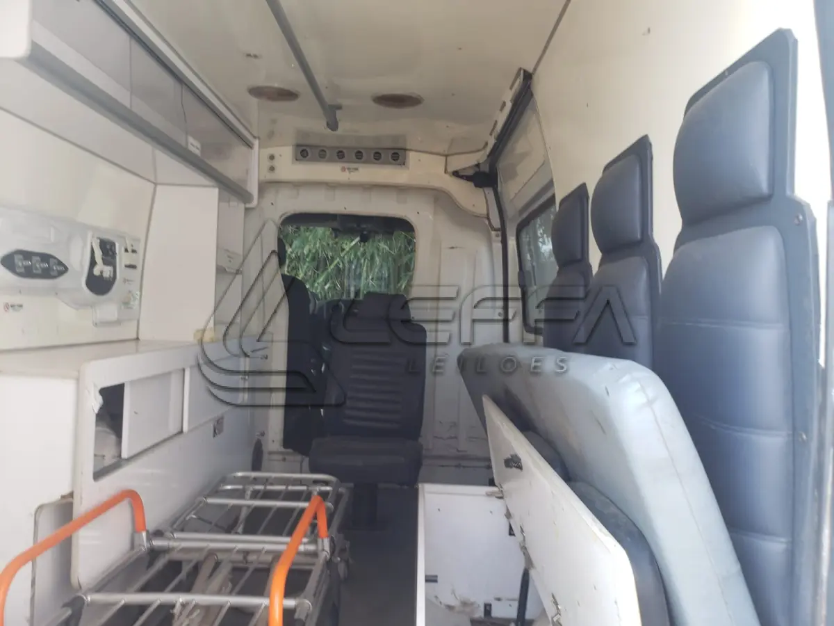 LOTE 005 - AMBULÂNCIA RENAULT/CHAPECO MASTERAMB, PLACA IWI-7946, ANO 2014, MODELO 2015