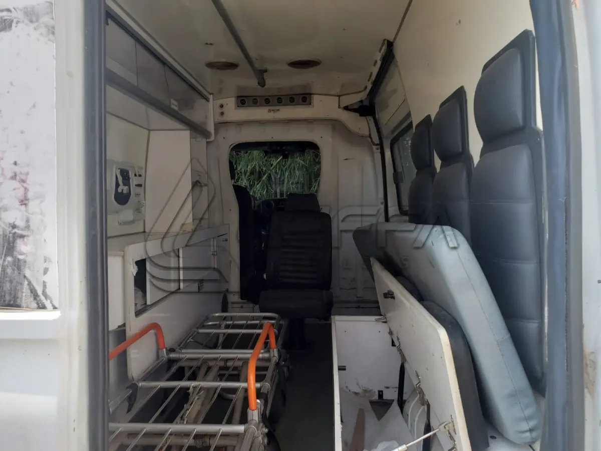 LOTE 005 - AMBULÂNCIA RENAULT/CHAPECO MASTERAMB, PLACA IWI-7946, ANO 2014, MODELO 2015